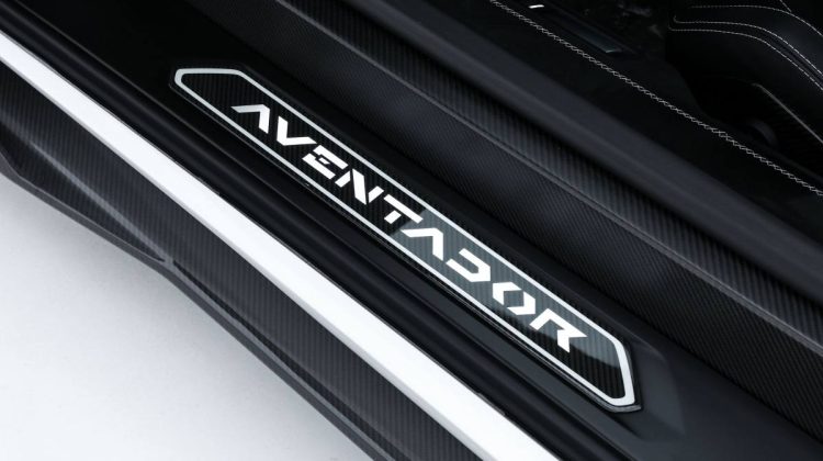 2019 Lamborghini Aventador SVJ Coupe | GCC – Service Contract