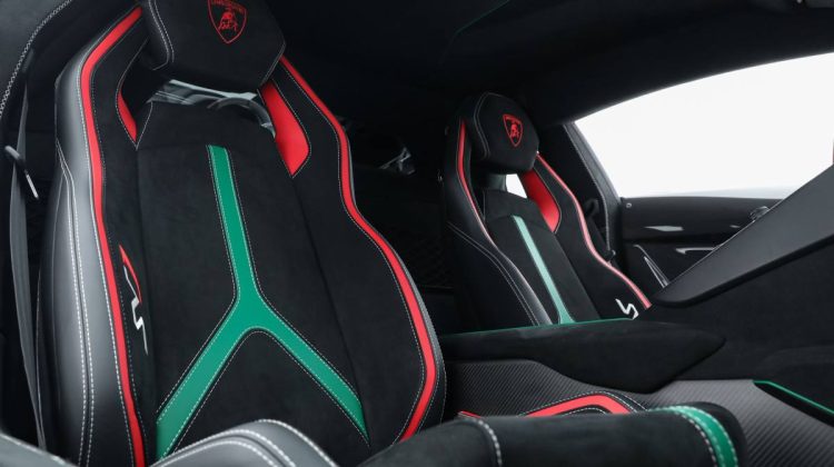 2019 Lamborghini Aventador SVJ Coupe | GCC – Service Contract