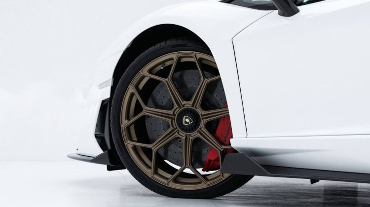 2019 Lamborghini Aventador SVJ Coupe | GCC – Service Contract