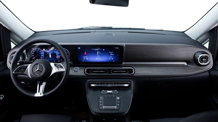 2025 Mercedes Benz V300 | GCC | Warranty | Brand New | 8 Seater