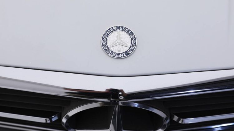 1987 Mercedes Benz SL 560 Classic | Fully Loaded | Well Maintained | 5.6L V8