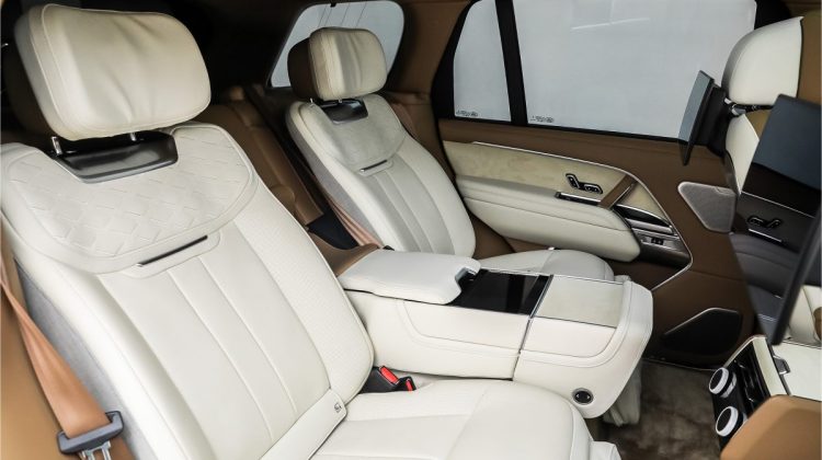 2023 Range Rover Vouge SV Autobiography Long Wheel Base Urban Kit | Low Mileage | Best in Class