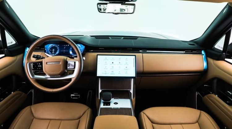 2024 Range Rover Vouge HSE P 530 | GCC | Warranty | Service Contract | Extremely Low Mileage | 4.4L