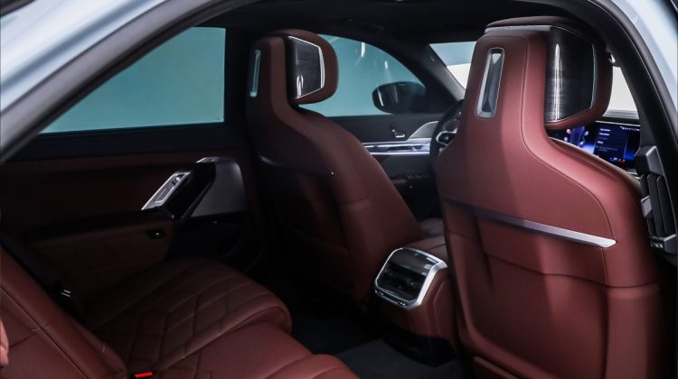 2023 BMW 735 Induvigual | GCC | Warranty | Service Contract | Low Mileage | 3.0 i6