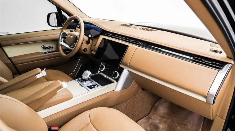 2023 Range Rover Vouge SV Autobiography Long Wheel Base Urban Kit | Low Mileage | Best in Class